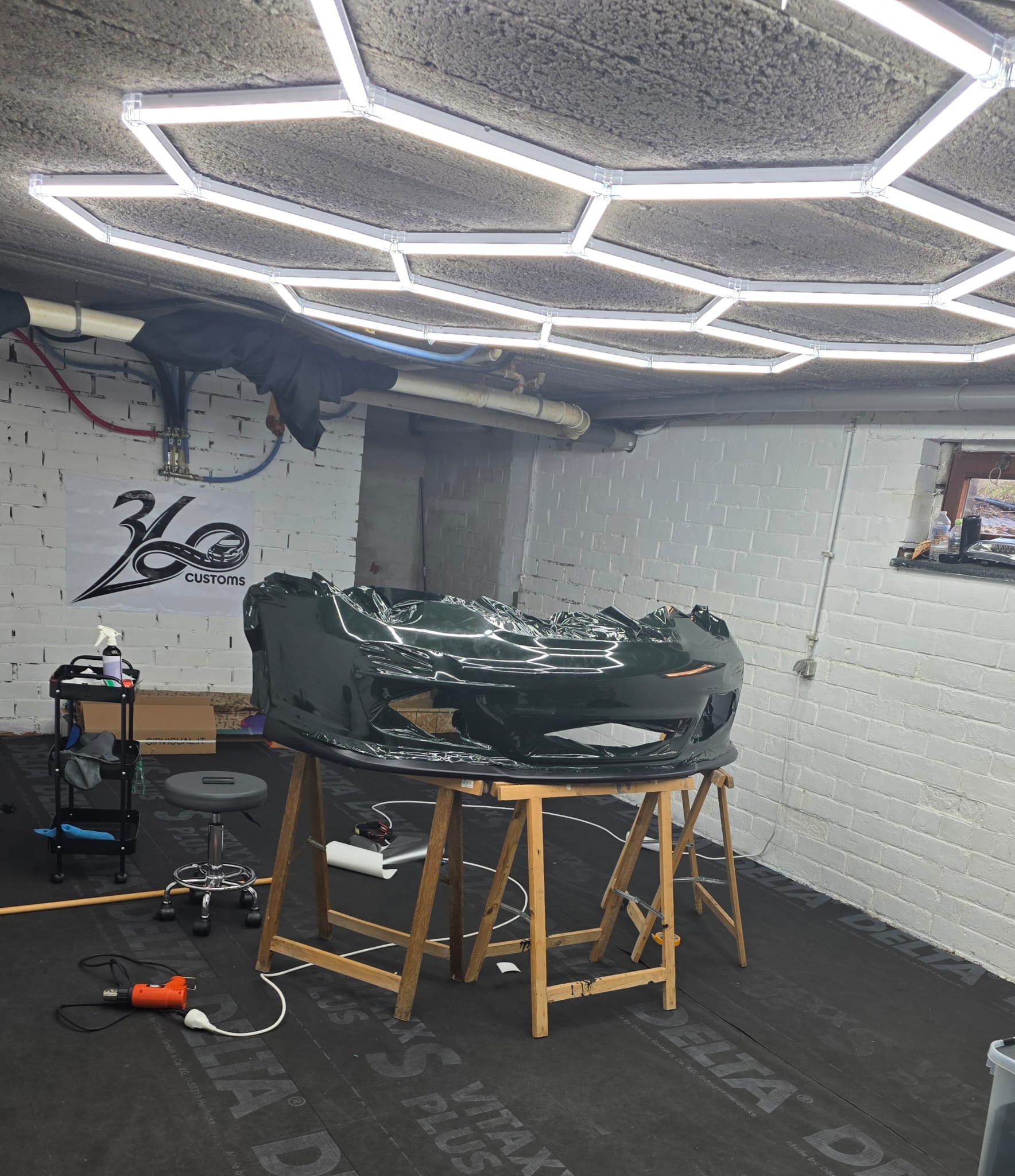 Porsche 997 partial wrap in progress
