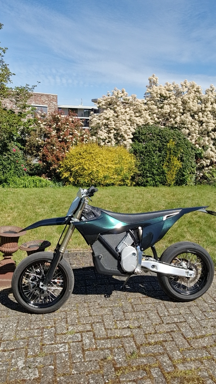 Stark Varg wrap side view